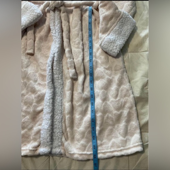 Warm Hooded Robe - Picture 9 of 9